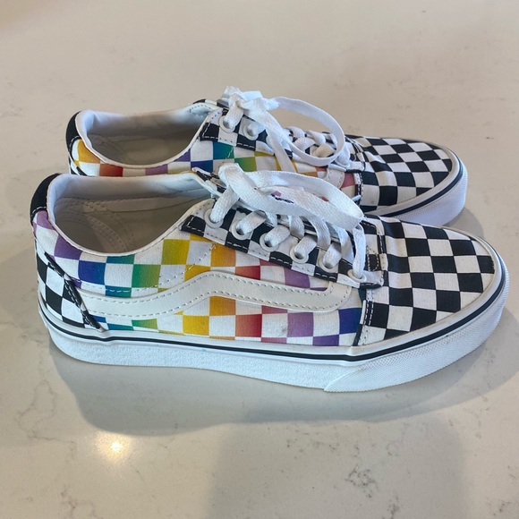 Women’s Vans Rainbow Checkered Multicolored Canvas Sneakers Like New, Size 6 - Picture 3 of 9